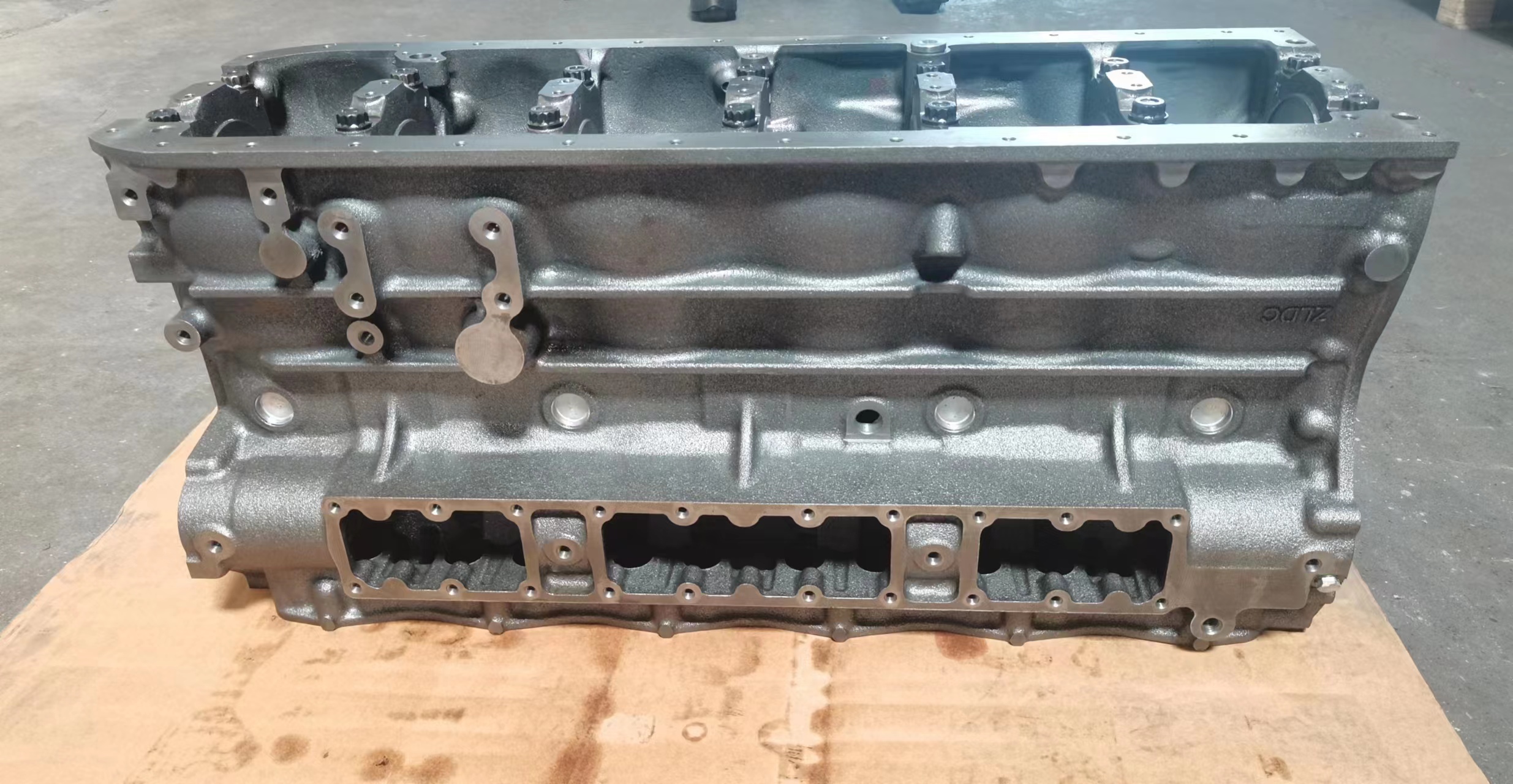 блок цилиндров 6d16 ch6d16 az