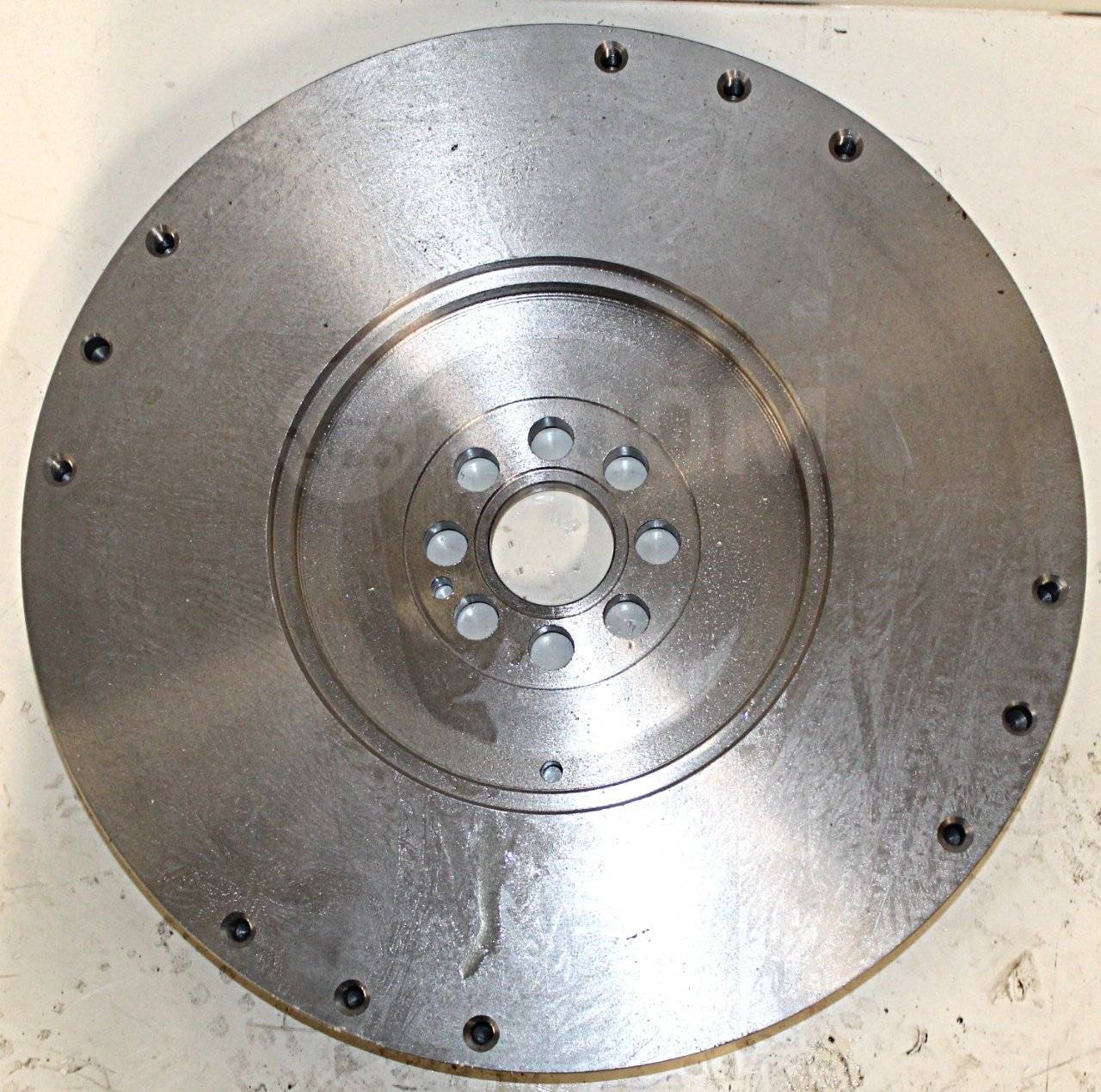 Маховик FW-409 ISUZU 6HE1 (325MM*129T*8H*16.5MM), 8943960523